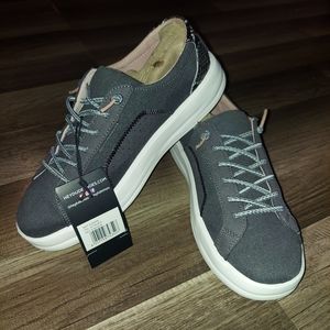 **NWT!!** Womens Hey dude SHOES